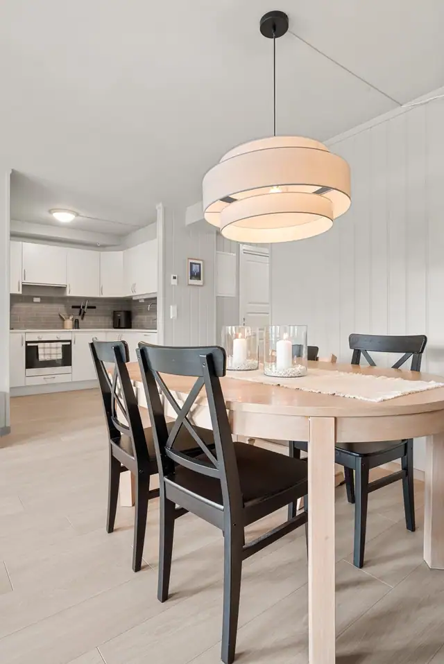 Arealeffektiv selveierleilighet med meget sentral beliggenhet. Parkeringsplass. Vannbåren varme. Heis. — bilde 6
