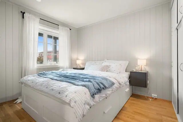 Arealeffektiv selveierleilighet med meget sentral beliggenhet. Parkeringsplass. Vannbåren varme. Heis. — bilde 10