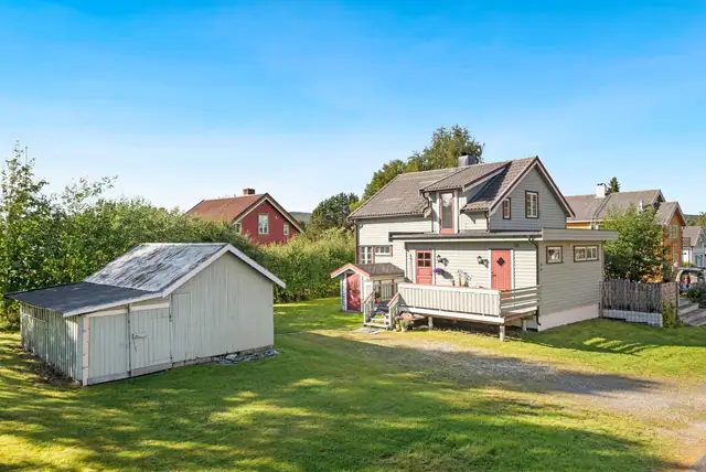 Velholdt enebolig i attraktive Hagan | Solrik og romslig tomt | Kort gangavstand til sentrum og flott turterreng — bilde 3