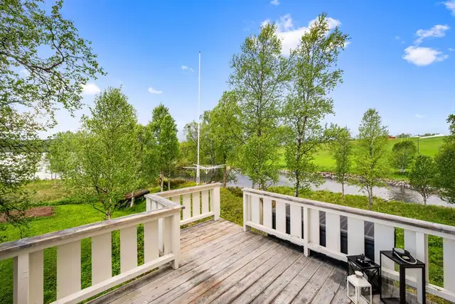 Enebolig med fantastisk beliggenhet ved brekkfjorden! Tomt på over 1400 kvm med Kort vei til Glåmos & Røros. — bilde 11
