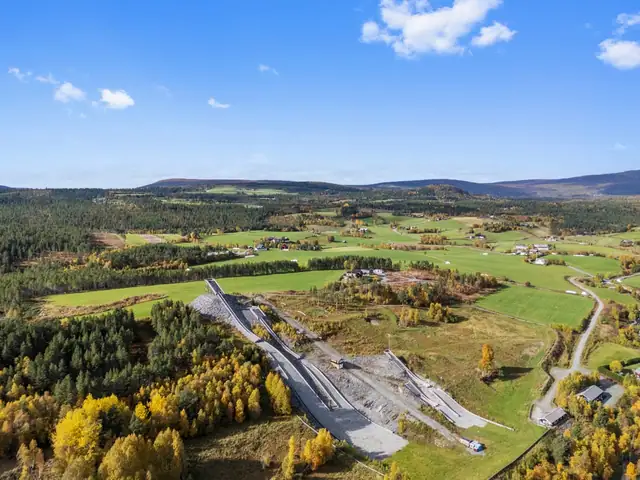 Stenkloppen – Velholdt landbrukseiendom med sjel, jord, skog, våningshus, kårbolig, driftsbygning, garasje og egen seter — bilde 5