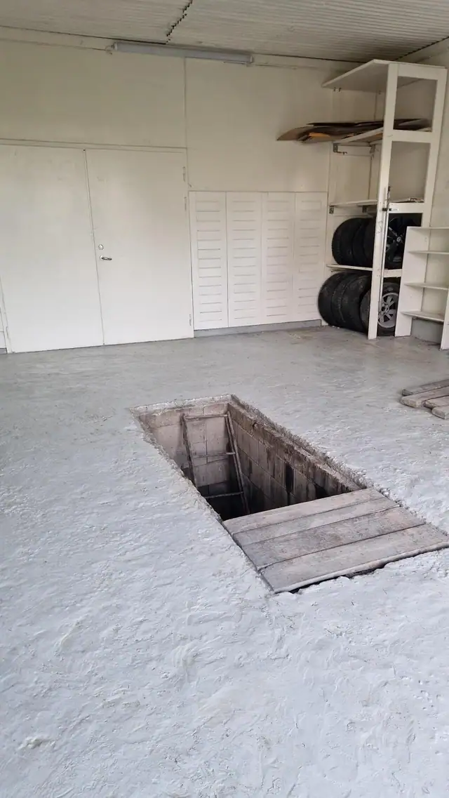 Stenkloppen – Velholdt landbrukseiendom med sjel, jord, skog, våningshus, kårbolig, driftsbygning, garasje og egen seter — bilde 9