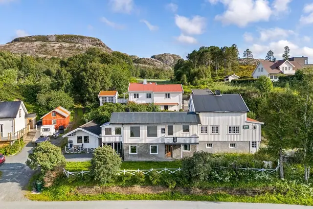 Boligen går over to plan og er meget innholdsrik.