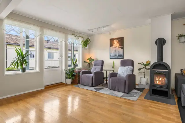 Fra stua er det utgang til veranda på 46m2.