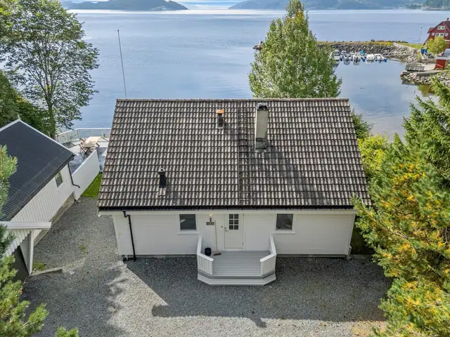 Idyllisk enebolig med strandlinje & gjestehus - Dobbelt garasje| 1 mål tomt| Skjermet beliggenhet| Oppgradert bad i 2026 — bilde 8