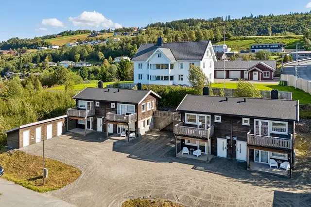 Fra leiligheten er det kort gangavstand til alle fasiliteter i sentrum.