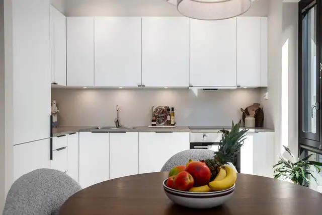 Høykvalitets kjøkken er fra JKE med integrerte hvitevarer fra Electrolux.