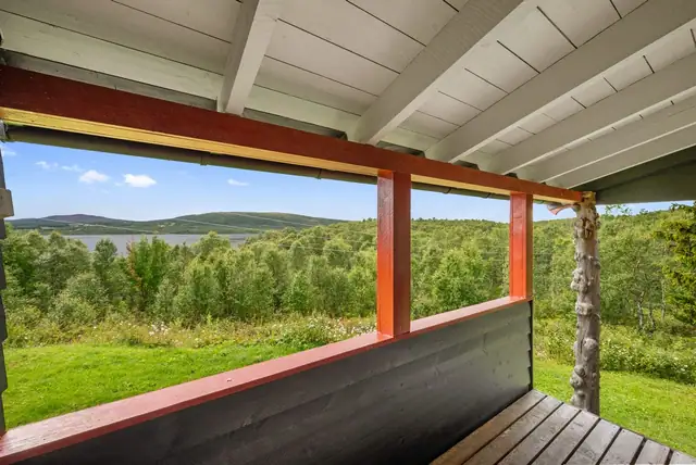 En sjarmerende fritidsbolig med kort vei til Røros og utsikt mot Storhittersjøen! Selges møblert! — bilde 6