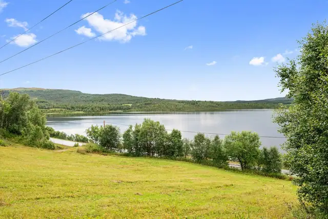 En sjarmerende fritidsbolig med kort vei til Røros og utsikt mot Storhittersjøen! Selges møblert! — bilde 8