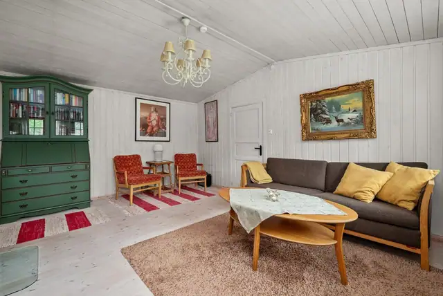 Naturskjønn & sjarmerende hytte på Røros. Ca 3. km fra sentrum. Vedovn. Bilvei helt frem. Innlagt strøm, vann og avløp. — bilde 5