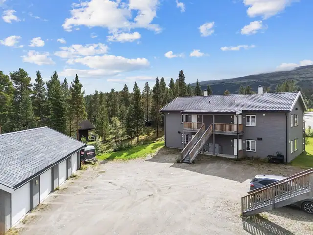 Meget pen, sentrumsnært og moderne leil. I 2.ETG. Høy standard. Solrik uteplass. Garasje! — bilde 4