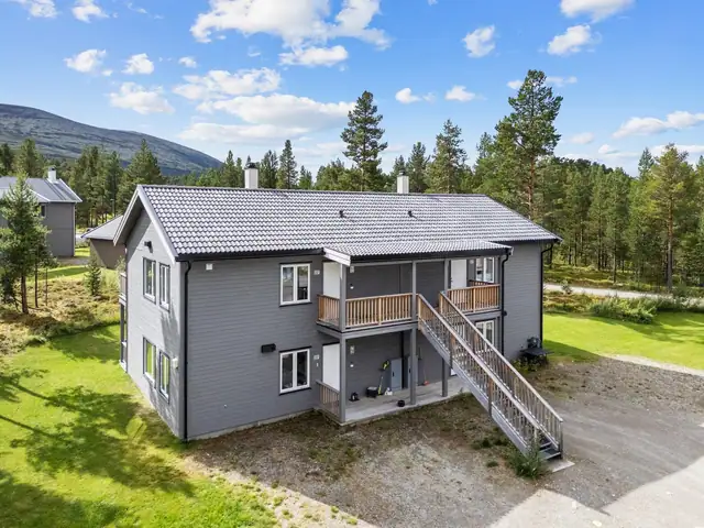 Meget pen, sentrumsnært og moderne leil. I 2.ETG. Høy standard. Solrik uteplass. Garasje! — bilde 7