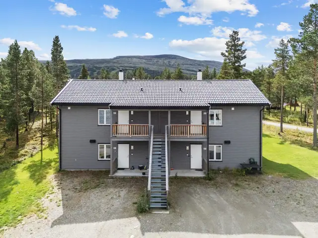 Meget pen, sentrumsnært og moderne leil. I 2.ETG. Høy standard. Solrik uteplass. Garasje! — bilde 8