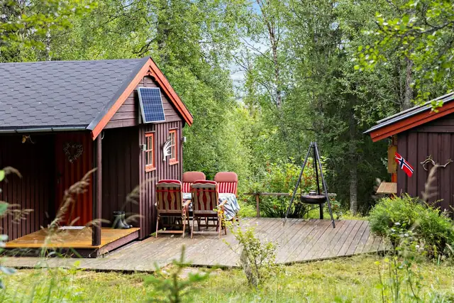 Solrik terrasse med god plass til utemøbler og full avslapning.