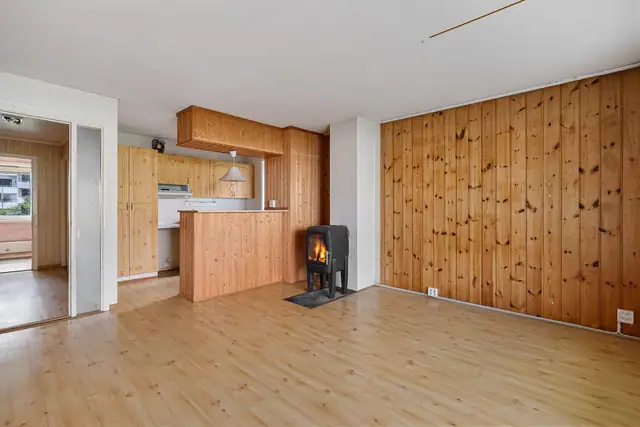 2-room flat in a corner position | Sunny outdoor area | Parking possible | In need of upgrading | Two storage rooms — image 7