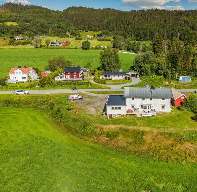 Meget innholdsrik og velholdt enebolig med fantastisk utsikt over Selbusjøen | Stor tomt | Gode solforhold | Garasje — bilde 3