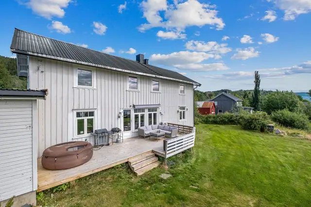 Meget innholdsrik og velholdt enebolig med fantastisk utsikt over Selbusjøen | Stor tomt | Gode solforhold | Garasje — bilde 6