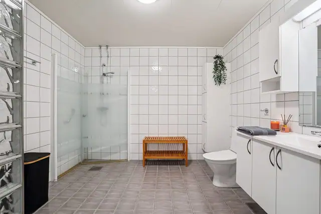 Pen og moderne 3-roms leilighet - Stor takterrasse med gode sol- og utsikts forhold - Garasje - Bygd i 2010 — bilde 12