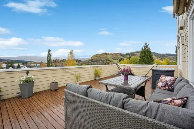 Boligens terrasse er på hele 47,2 kvm! Her er det utallige møbleringsmuligheter.