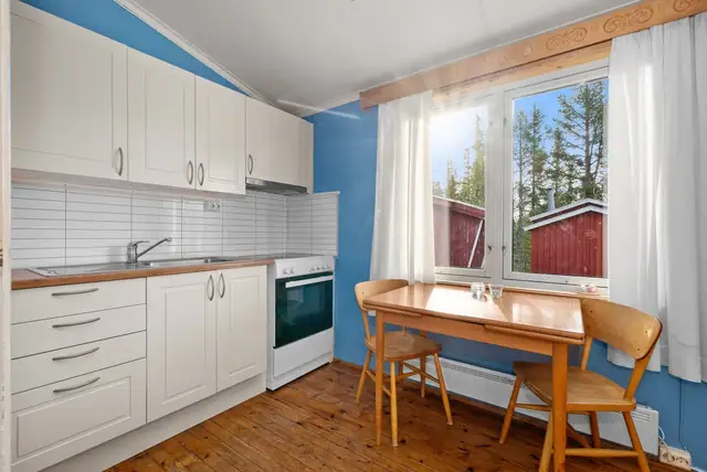 Scenic, spacious retreat close to the mountains in Engerdal. Plot of over 4 mål. Outbuilding and Moelven cabin unit. Near the Swedish border. — image 11