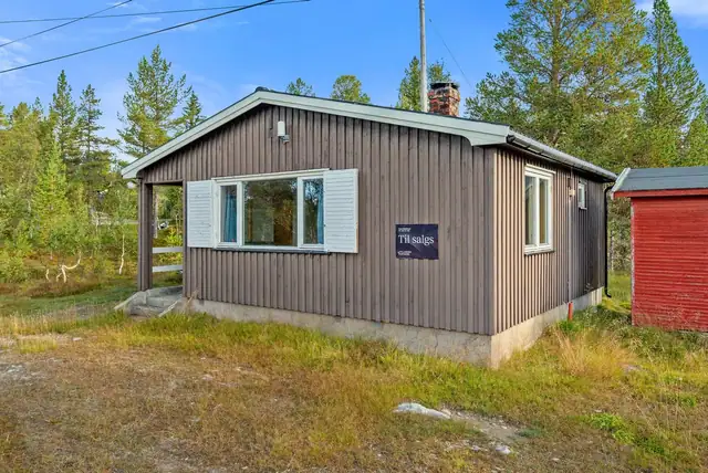 Scenic, spacious retreat close to the mountains in Engerdal. Plot of over 4 mål. Outbuilding and Moelven cabin unit. Near the Swedish border. — image 3