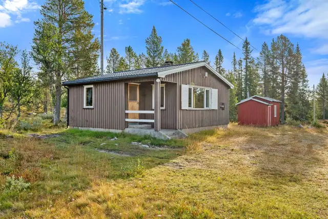 Scenic, spacious retreat close to the mountains in Engerdal. Plot of over 4 mål. Outbuilding and Moelven cabin unit. Near the Swedish border. — image 6