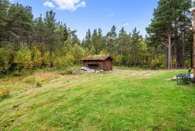 Sjarmerende og innholdsrik bolig med naturskjønne omgivelser. Kort vei til Os sentrum. 4 soverom. Garasje. Nytt kjøkken! — bilde 9