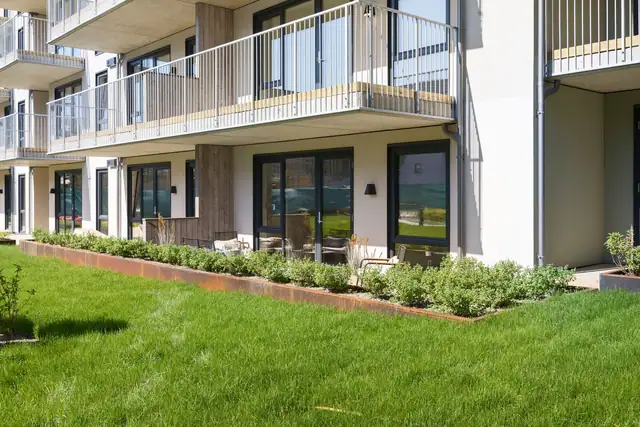 Lei av plenklipping og snømåking? På Hangaren får du en perfekt blanding av moderne løsninger som gjør livet enklere.