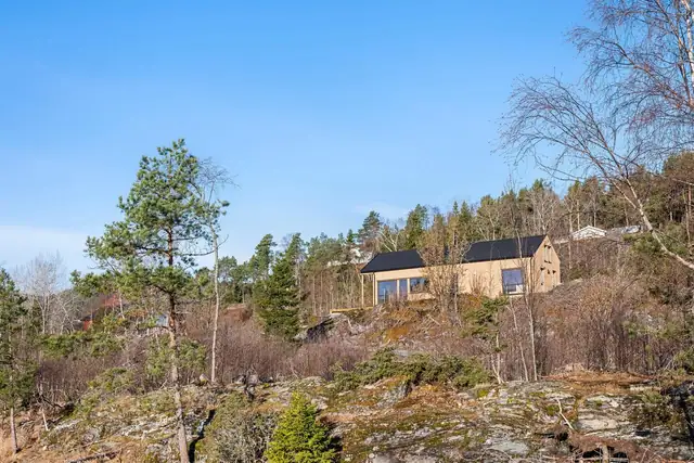 Eiendommen har svært gode solforhold.